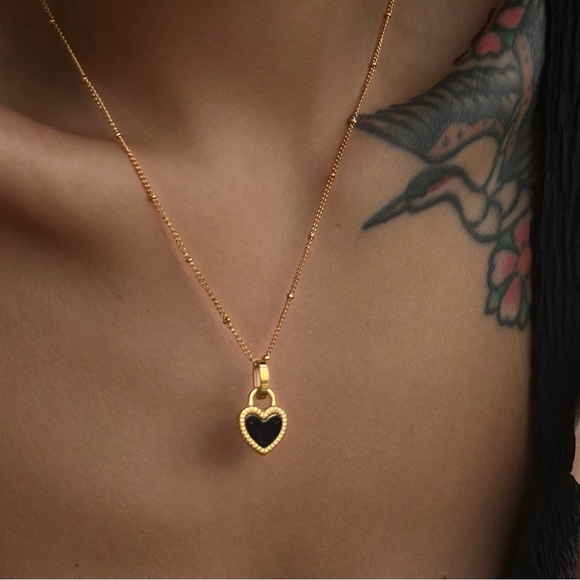 18K Gold Plated Heart Pendant Necklace - Picture 6 of 7